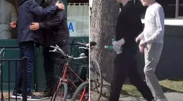 După 2 soții, acum se iubește cu un bărbat! Cum i-au surprins fotografii pe cei doi, în plină stradă! Imaginile au făcut înconjurul internetului / FOTO