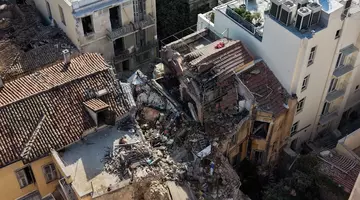 300 de euro pe noapte: cum arăta apartamentul închiriat prin Airbnb din clădirea care s-a prăbușit după o explozie, în Atena