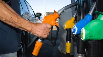 Fiscul a controlat 46 de companii petroliere după scumpirea carburanților, dar a dat amenzi infime
