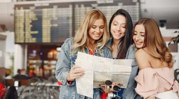 Femeile nu mai așteaptă pe nimeni pentru a vedea lumea. Noul trend în turism: pleacă singure în vacanță