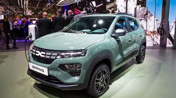 Cât va costa Dacia Spring care va fi fabricată și în Europa, dar nu în România. Mașina e produsă acum doar în China