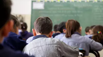 O țară din Europa vrea să permită profesorilor să folosească forța fizică pentru a scoate din clasă elevii-problemă