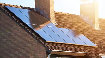 Ce reguli noi se aplică românilor cu panouri fotovoltaice după promulgarea legii de către Nicușor Dan