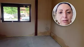 O româncă plecată la muncă în străinătate acuză primăria, cu care este vecină, că i-a umplut locuința de igrasie: „Tot ce am câștigat am investit în casă”. Explicația primarului