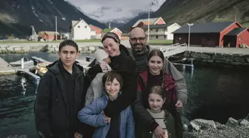 Povestea reală din spatele „Fjord”: cazul Bodnariu, familia care a părăsit Norvegia și trăiește acum în Brașov
