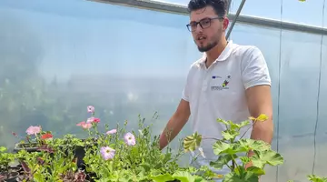 Liceul din provincie unde elevii cultivă ceapă, salată și castraveți folosind drone și tehnologie integrată. Director: „Agricultura digitalizată ne-a crescut rata de promovare a Bacalaureatului”