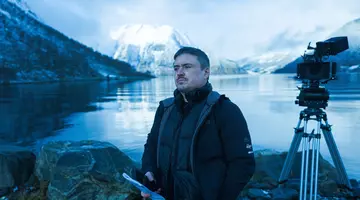 Cristian Mungiu vrea să-ți testeze empatia, nu să-ți valideze opiniile, scrie The New York Times. Presa franceză spune că „Fjord” e reacționar