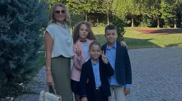 Copiii Mirelei Vaida au spălat mașini pe stradă: „Să facă un ban cinstit”