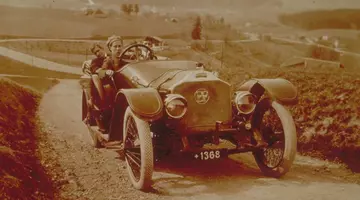 De ce mașinile au fost trase de cai, cu motorul oprit, timp de 25 de ani într-o regiune din Elveția. Legea bizară care i-a încurcat pe șoferi