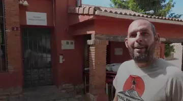 Cum economisește Fernando 700 de euro pe lună, în Spania: „Vorbesc singur de nevoie”