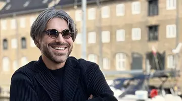 Nu doar că s-a aflat cine este, dar a apărut și imaginea cu bărbatul căruia Maurice Munteanu de la Asia Express i-a jurat iubire veșnică: "Bărbatul pe care l-am iubit, bărbatul pe care îl iubesc, bărbatul pe care îl voi iubi în continuare"