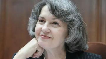 O mai țineți minte pe Mona Muscă, fostul ministru al Culturii? Cum arată astăzi și ce s-a aflat despre ea. Știrea a generat valuri de reacții
