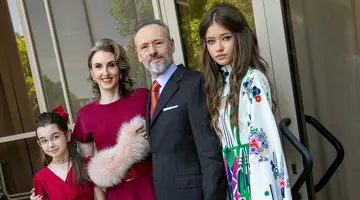 Mikaela, fiica Iuliei și a lui Mihai Albu are iubit. Primele declarații făcute de designer. „Nu s-a ascuns. E un băiat tot de vârsta ei”