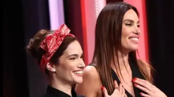 Primele de la accidentul în care a murit Tal Berkovich, concurenta de la “Chefi la cuțite”, care este înmormântată chiar acum! Tânăra nu a avut nicio șansă. Mergea cu fratele la ziua mamei ei. E jale mare în familia din Israel