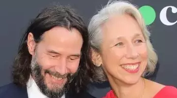 Keanu Reeves a cântat la Bonțida, la Electric Castle, dar ce s-a aflat despre misterioasa lui iubită? Cu 8 ani mai mică decât marele actor, Alexandra are o replică genială atunci când e numită "bătrână" și "căruntă"