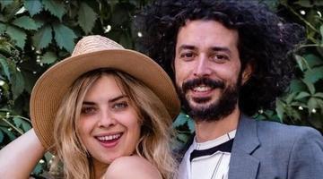 Nuntă princiară la Palatul Știrbey! Nașii, Marius Moga și discreta lui soție, Bianca Lăpuște, prezență rară în showbiz-ul de la noi! Bianca, superbă în roșu