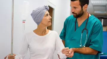 Pacientă cu cancer din România cumpără din Germania medicamentele care-i salvează viața: „Plătim 256 de euro pe fiolă”