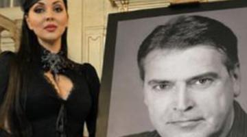 Aparitia misterioasa de la capataiul lui Ioan Isaiu. Cine e bruneta care a intors toate privirile cu decolteul adanc...