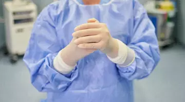 Cine era, de fapt, medicul care s-ar fi aruncat de la etaj la Spitalul Universitar din București