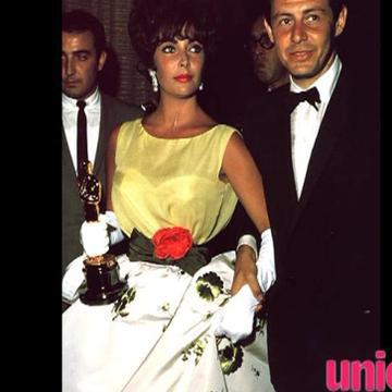 Cele mai elegante rochii purtate de Elizabeth Taylor