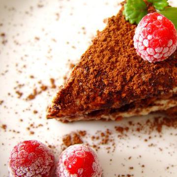 Tiramisu cu zmeură