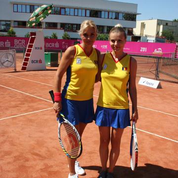 Ruxandra Dragomir şi Jojo, meci de tenis la feminin