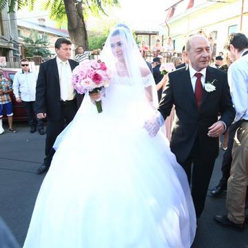 Elena Băsescu a rămas însărcinată. Preşedintele Traian Băsescu va fi bunic!