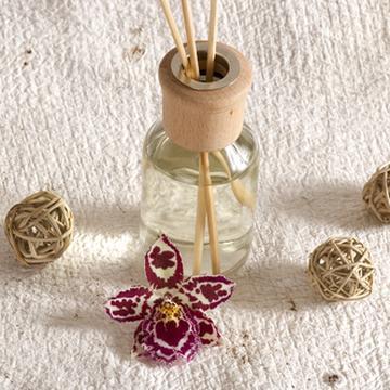 Uleiul bio cu măceşe şi lemn de trandafir este ideal pentru hidratarea tenului