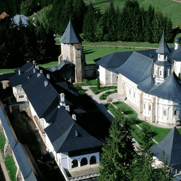 Mănăstirea Putna, bogata ctitorie a lui Ștefan cel Mare  