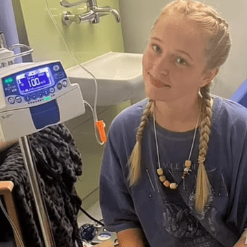 "Doctorii mi-au spus că mi-e rău de la stres!" Povestea unei tinere care a fost diagnosticată cu cancer în stadiul patru