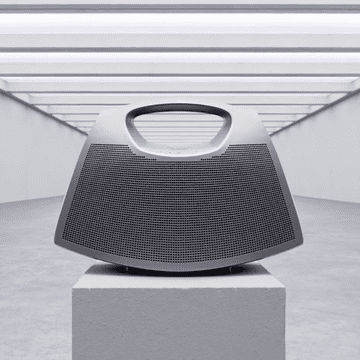 Premieră mondială la Art Safari - o piesă de excepție: Balenciaga I Bang & Olufsen Speaker Bag