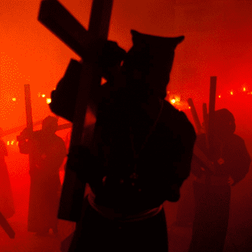 Top 10 cele mai ciudate tradiţii de Paşte din lume. Copiii se deghizează în vrăjitoare în Finlanda!