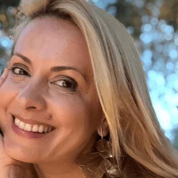 Cum arată Simona Gherghe în costum de baie la 46 de ani. Prezentatoarea TV are doi copii