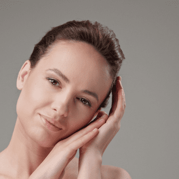 Cum să îngrijeşti pielea uscată în timpul verii. Trucuri şi sfaturi direct de la dermatolog / Exclusiv