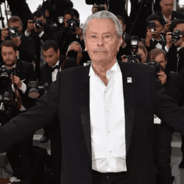 Marea dorință a lui Alain Delon în ceea ce privește înmormântarea sa nu va fi respectată. De ce familia actorului refuză să o îndeplinească