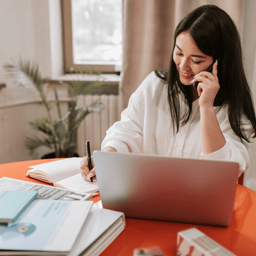 Stiluri de cămăși office pentru a te face remarcată la birou