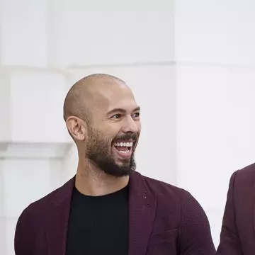 Frații Tate își vor recupera mașinile confiscate de DIICOT. Trei Porsche și două Ferrari, pe listă