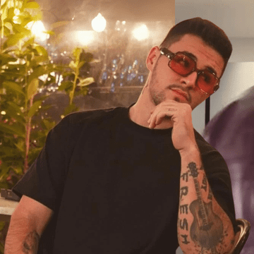 Mario Fresh a lămurit dacă este într-o relaţie sau nu, după ce s-ar fi sărutat pasional cu o domnişoară: „Am trecut prin toate momentele”. Imagini cu cei doi