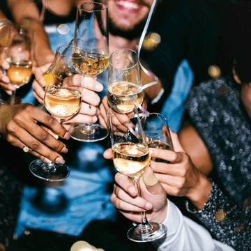 Cum transformi o petrecere obișnuită într-un eveniment de neuitat cu un singur ingredient surpriză