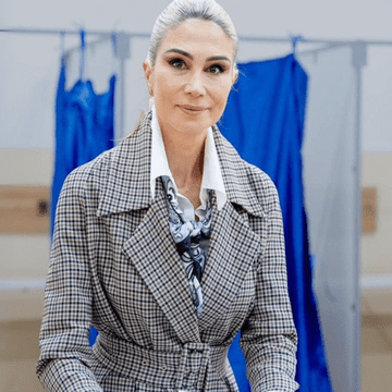 La ce operaţii estetice ar fi apelat Raluca Turcan. Transformarea incredibilă a fostului ministru al Culturii. Cum arăta înainte