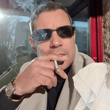 Detalii halucinante despre Robert Lupu: „În chiloți, pe mijlocul unui trotuar pietonal, făcea plajă. A pierdut tot ce avea”. Colegul său de taximetrie a făcut dezvăluiri șocante