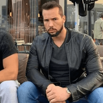 Ce reprezintă „pașaportul de aur” pe care Andrew Tate l-a cumpărat în timp ce era arestat în România. A făcut o mutare neaşteptată