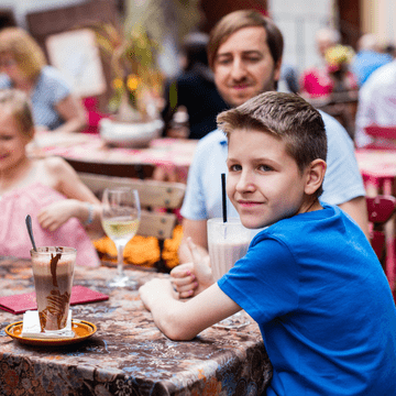 Cât costă o supă și un șnițel cu cartofi în Mamaia în 2025: „Așa ceva…”