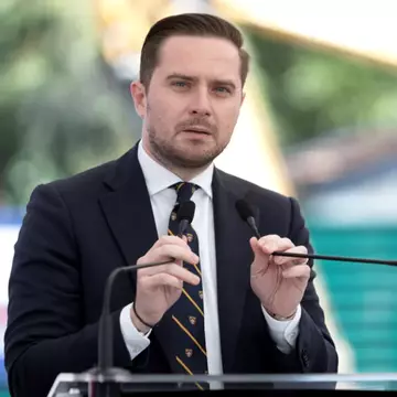 Ce se întâmplă cu locatarii blocului din Rahova, afectați de explozie. Primarul Capitalei, Stelian Bujduveanu: „Vor fi relocați în locuințe de necesitate”