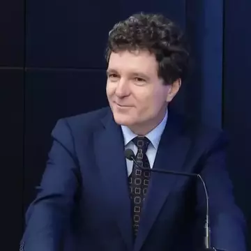 Amendă pentru comercianții care nu acceptă înlocuirea produselor cu probleme. Legea a fost promulgată de Nicușor Dan