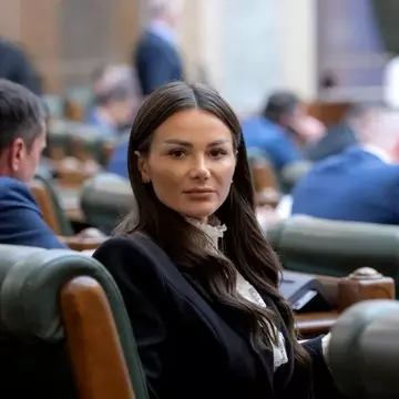 Senatoarea POT Valentina Aldea, atacată cu o rangă de o altă femeie în București. Scandalul a pornit din cauza unui bărbat 