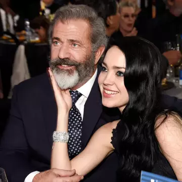 Mel Gibson și Rosalind Ross au divorțat după 9 ani: „Vom continua să fim cei mai buni părinți” pentru fiul nostru