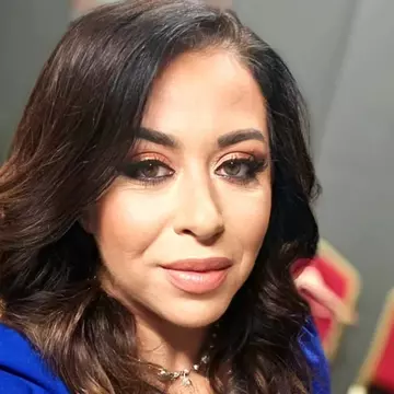 Oana Roman îi învață pe oameni să se dea cu parfum: „Ce aveți? Nu așa se face. Degeaba vă dați așa”