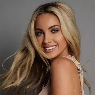 Otniela Sandu a uitat definitiv de Sebastian Dobrincu. Are o nouă relație cu un milionar