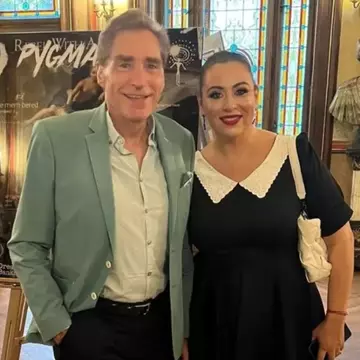 Ce surpriză i-a pregătit Oana Roman tatălui său. Petre Roman a fost impresionat: „E super fericit și emoționat”